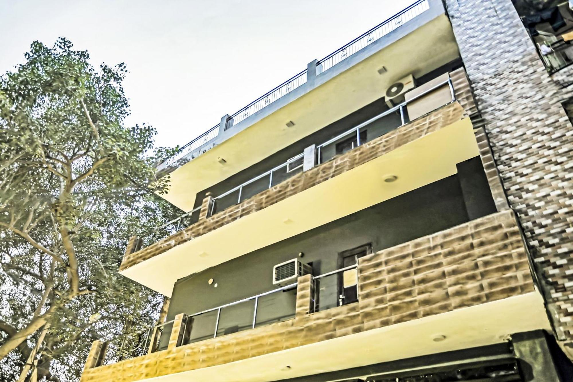 Hotel O Kashish Residency Near Model Town Metro Station Nuova Delhi Esterno foto