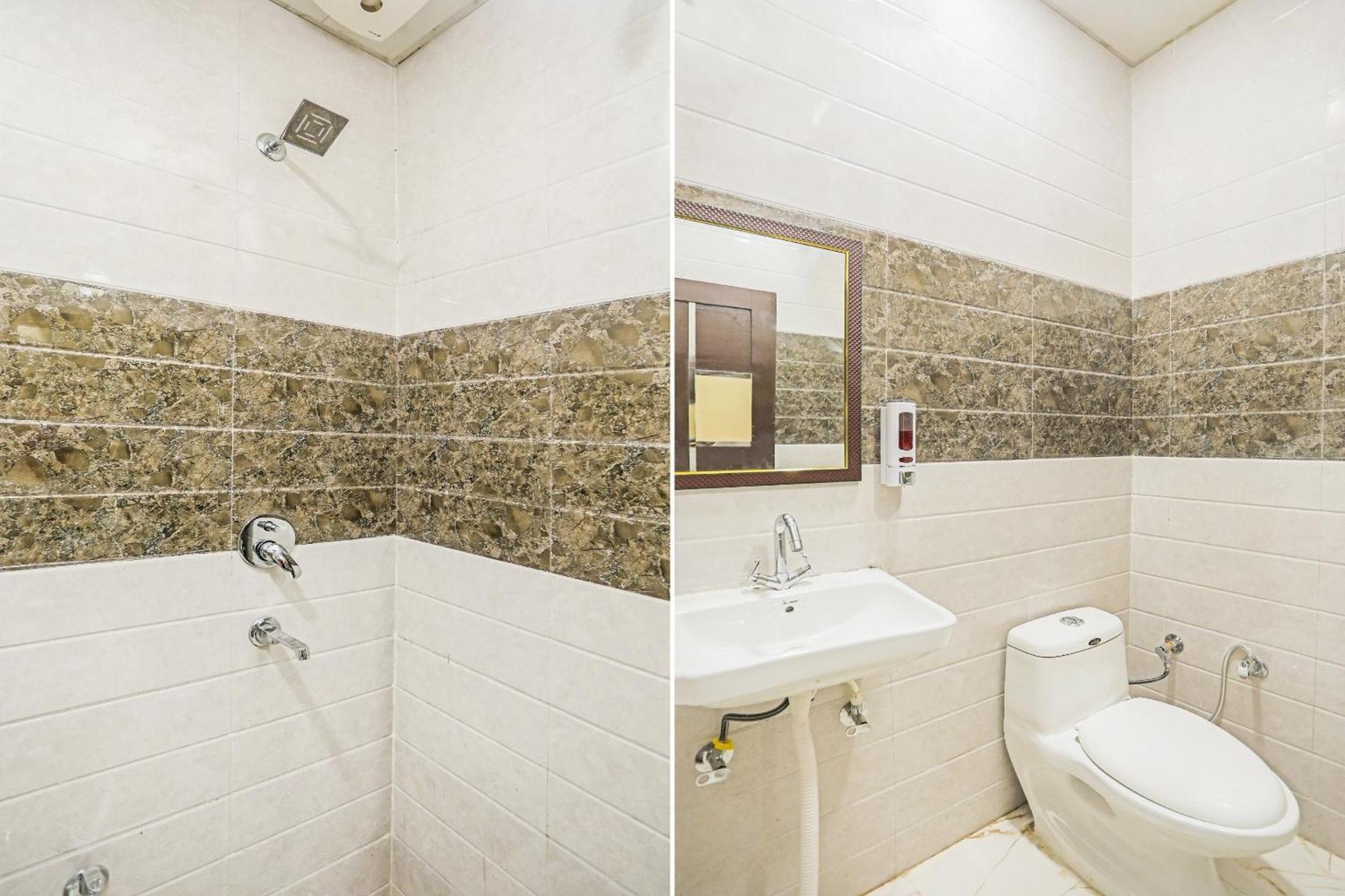 Hotel O Kashish Residency Near Model Town Metro Station Nuova Delhi Esterno foto